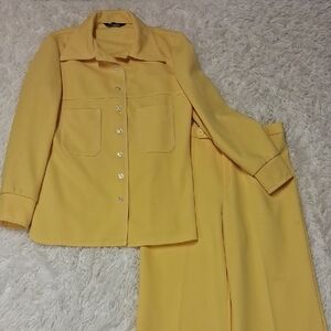 60s - 70s Jack Winter Londeen Yelllow Women's Polyster Pantsuit Shirt & Trousers